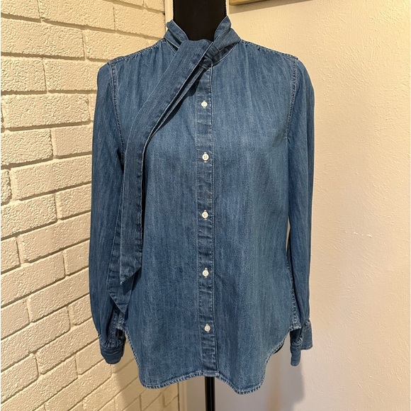 Express Relaxed Denim Tie Neck Portofino Shirt - Picture 7 of 10
